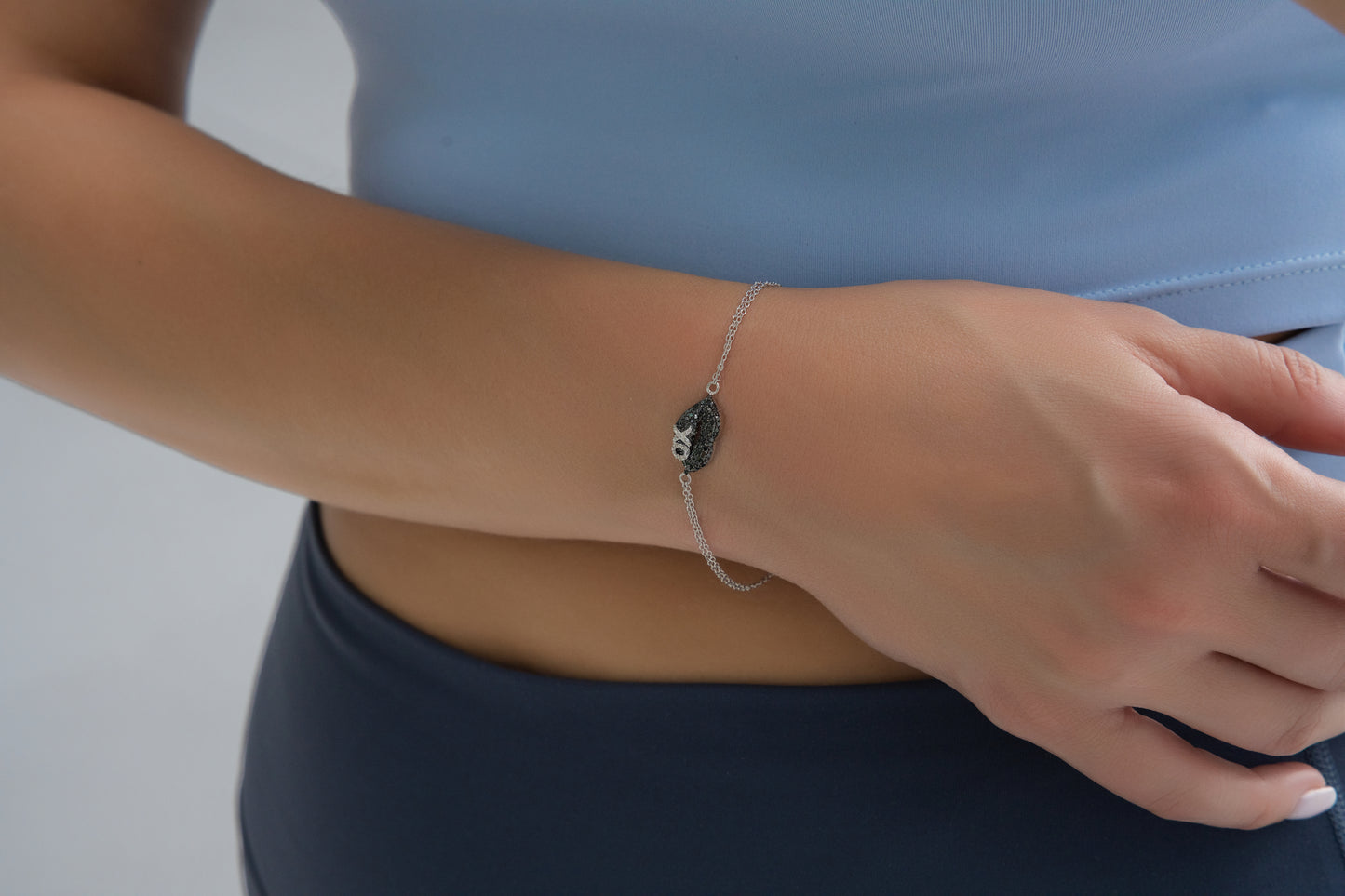 Monochrome Affection: XO Lips Bracelet with Diamonds
